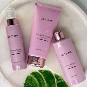 This Intensive Repair set is perfect if your hair feels weak, dry, or damaged.